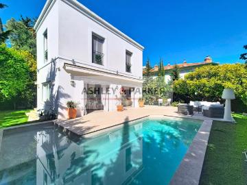 Maison 6 pièces 220 m²