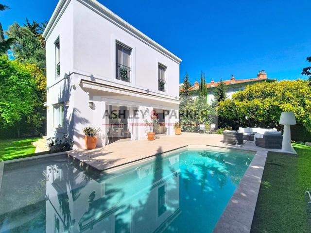 Maison 6 pièces 220 m²