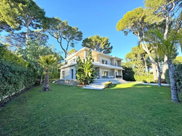 Maison 6 pièces 220 m²