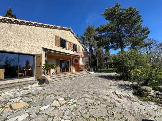 Maison 6 pièces 220 m²