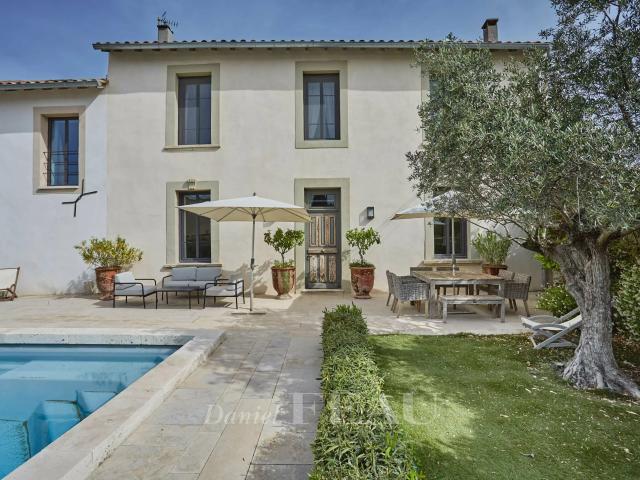 Maison 6 pièces 220 m²