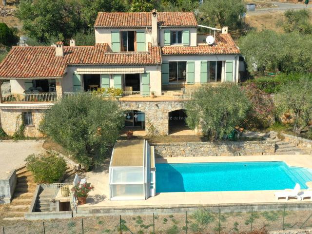 Maison 6 pièces 220 m²