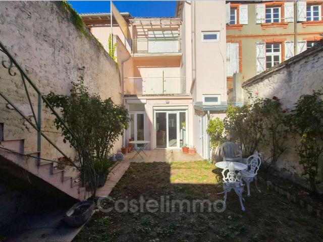 Maison 6 pièces 220 m²