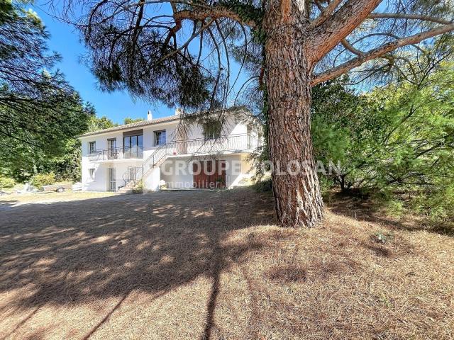Maison 6 pièces 220 m²