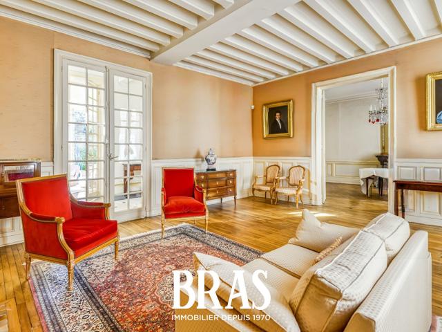 Maison 6 pièces 220 m²