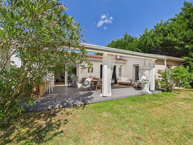 Maison 6 pièces 220 m²