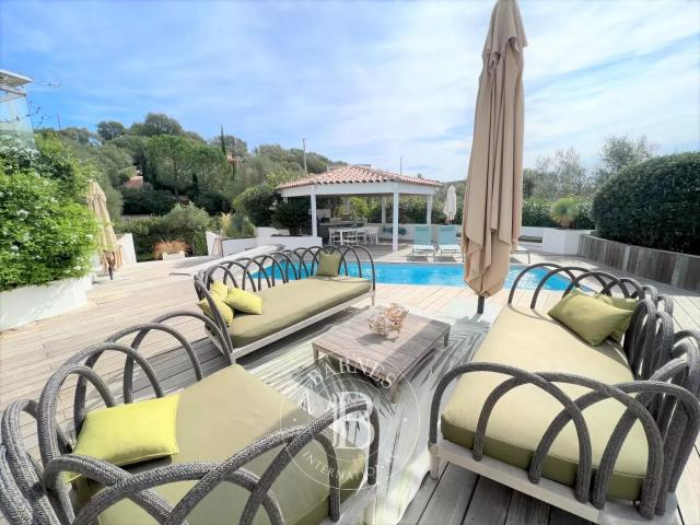 Maison 6 pièces 220 m²