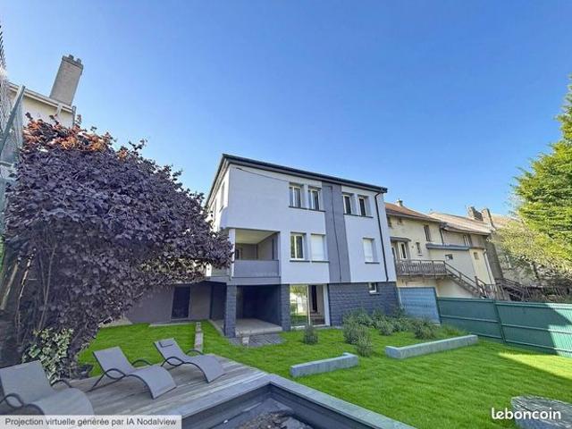 Maison 6 pièces 220 m²