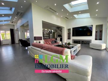 Maison 6 pièces 220 m²