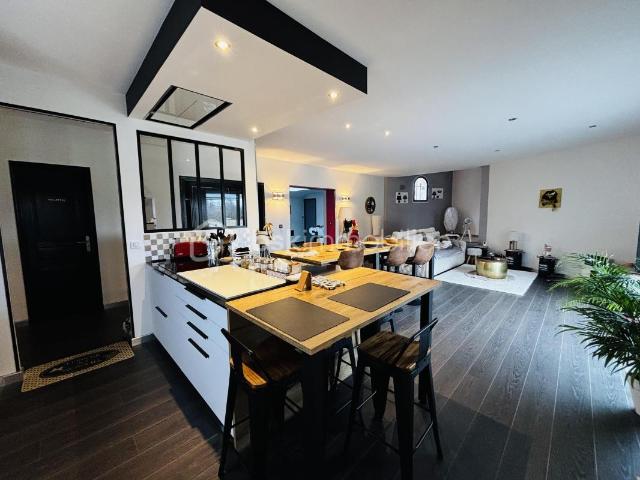 Maison 6 pièces 220 m²