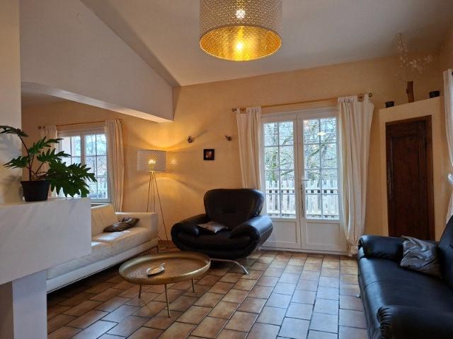 Maison 6 pièces 220 m²