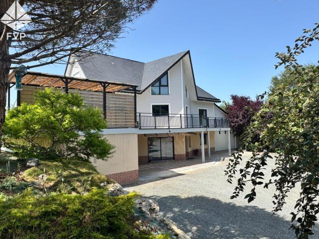 Maison 6 pièces 220 m²