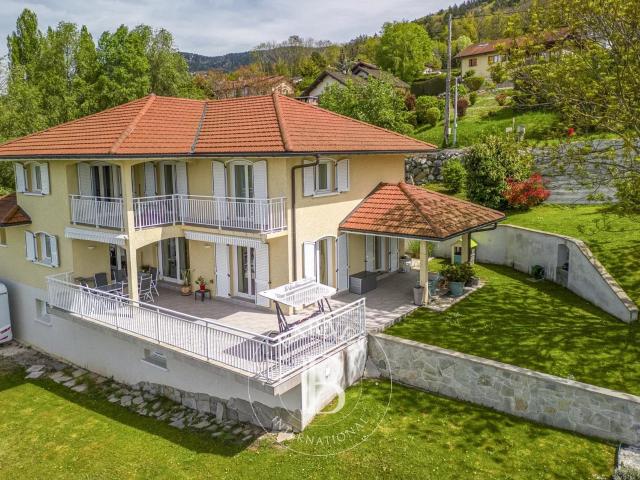 Maison 6 pièces 220 m²