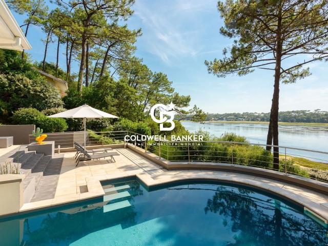 Maison 6 pièces 220 m²