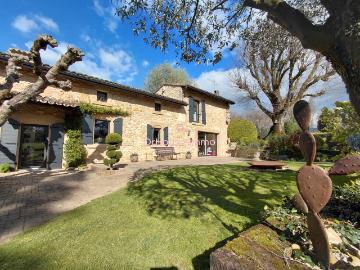 Maison 6 pièces 220 m²