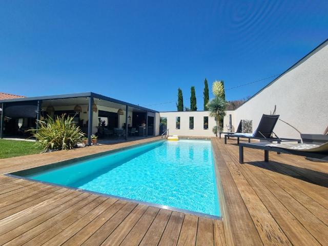 Maison 6 pièces 220 m²