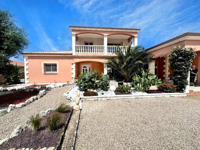 Maison 6 pièces 220 m²