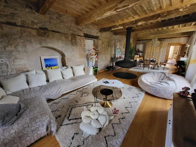 Maison 6 pièces 220 m²