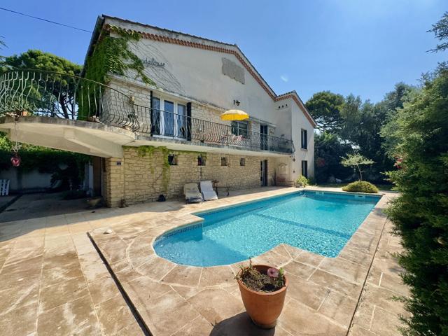 Maison 6 pièces 220 m²