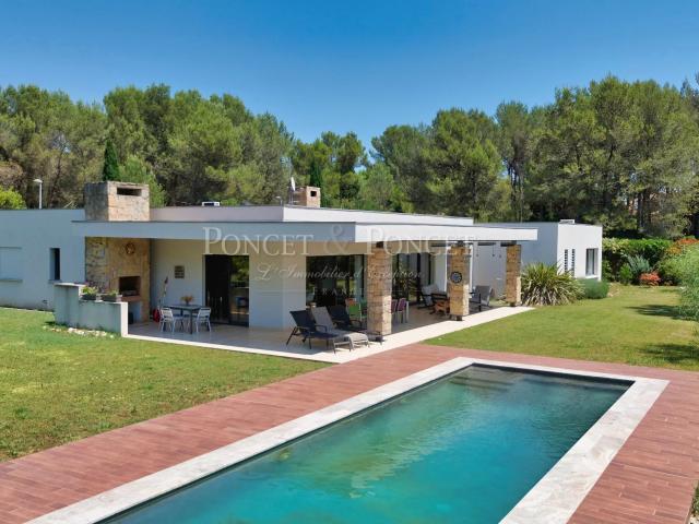 Maison 6 pièces 220 m²