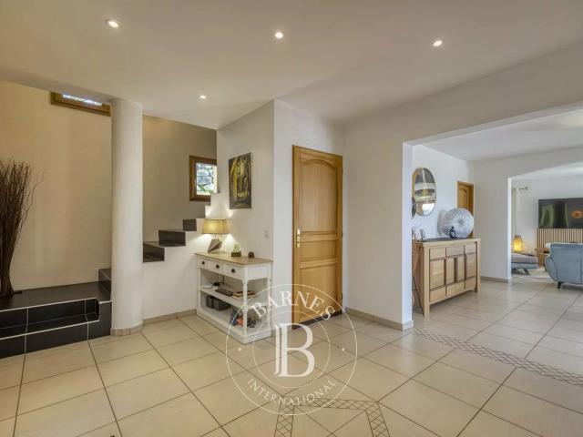 Maison 6 pièces 220 m²