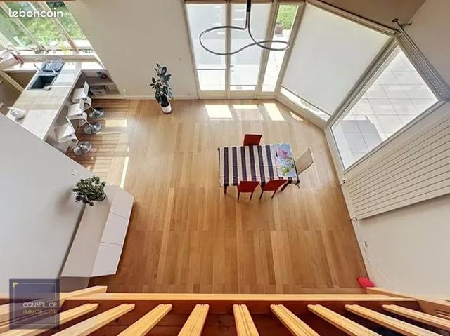 Maison 6 pièces 220 m²