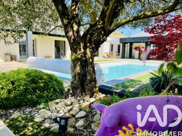 Maison 6 pièces 220 m²