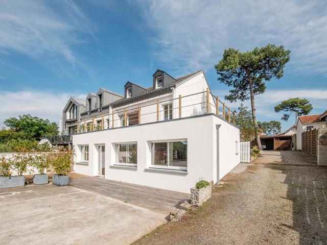 Maison 6 pièces 220 m²