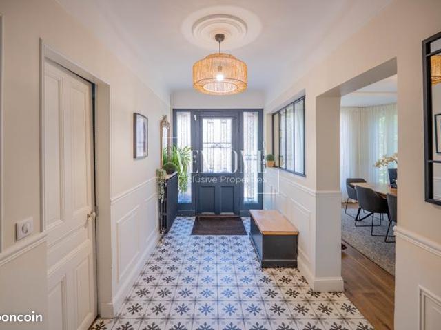 Maison 6 pièces 220 m²