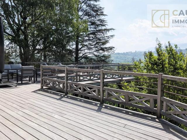 Maison 6 pièces 220 m²