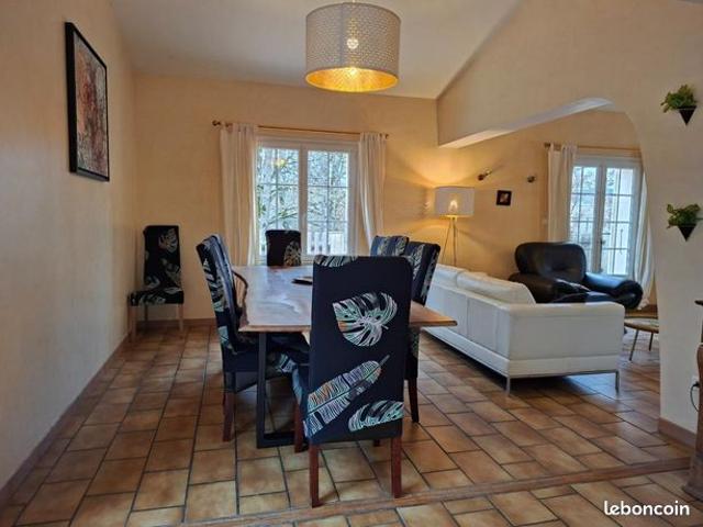 Maison 6 pièces 220 m²