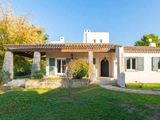 Maison 6 pièces 221 m²