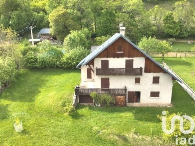 Maison 6 pièces 221 m²