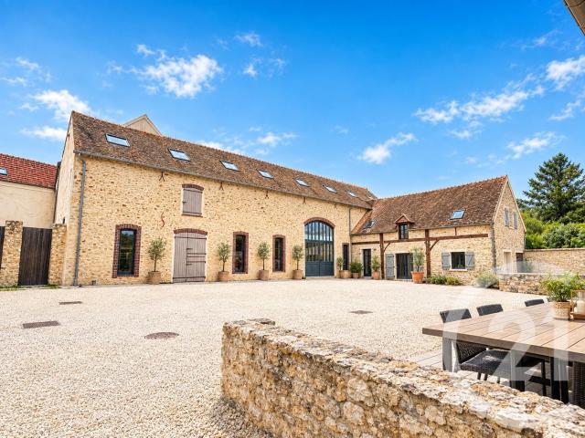 Maison 6 pièces 221 m²