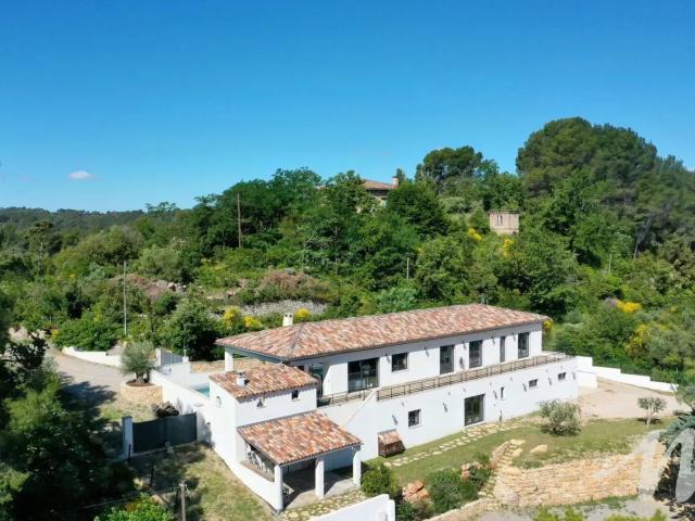 Maison 6 pièces 221 m²