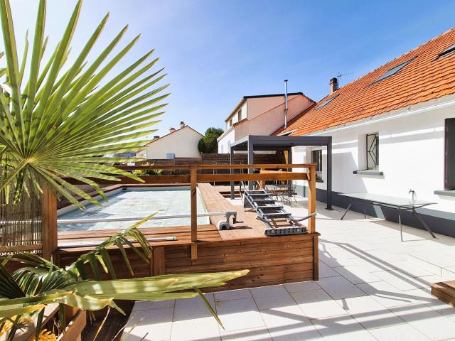 Maison 6 pièces 221 m²