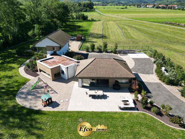 Maison 6 pièces 222 m²