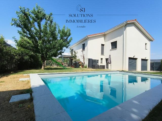 Maison 6 pièces 222 m²