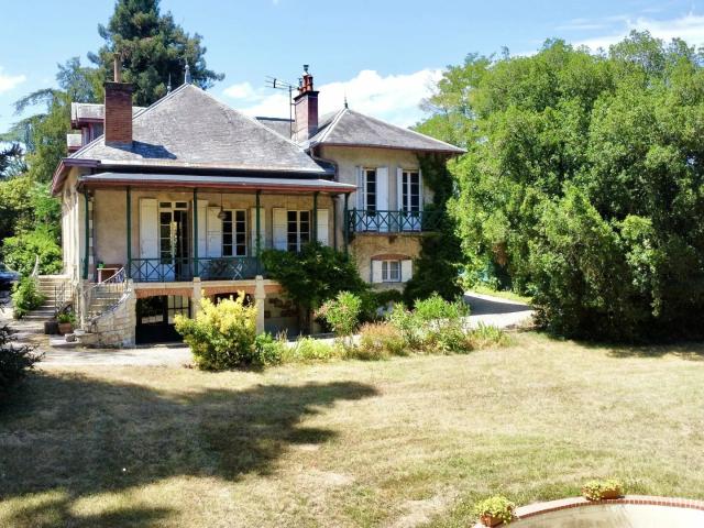 Maison 6 pièces 222 m²