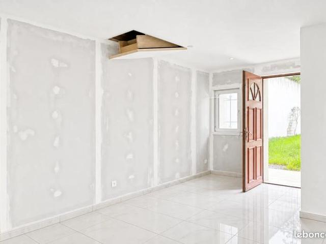 Maison 6 pièces 222 m²