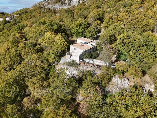 Maison 6 pièces 222 m²