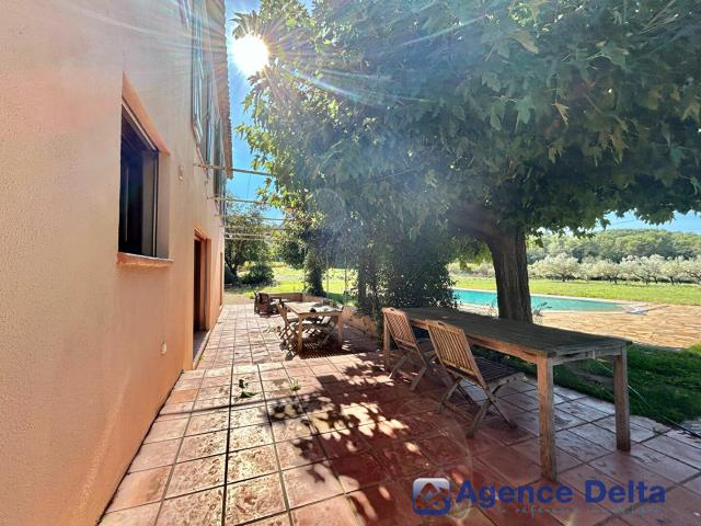 Maison 6 pièces 222 m²