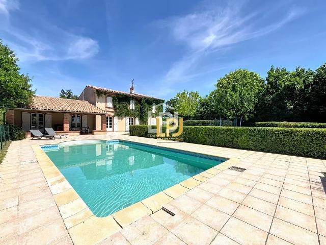 Maison 6 pièces 223 m²