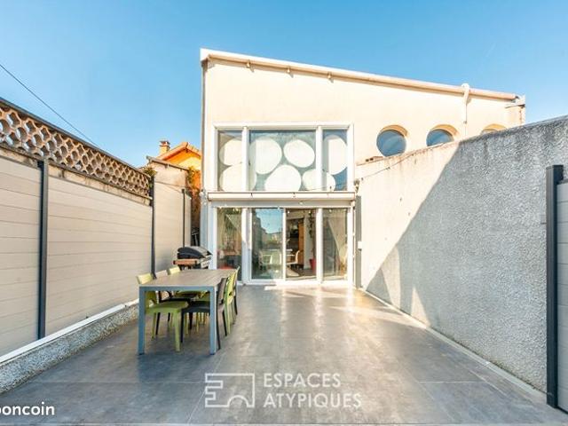 Maison 6 pièces 223 m²
