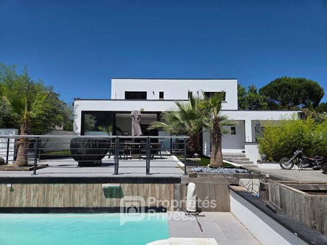 Maison 6 pièces 223 m²