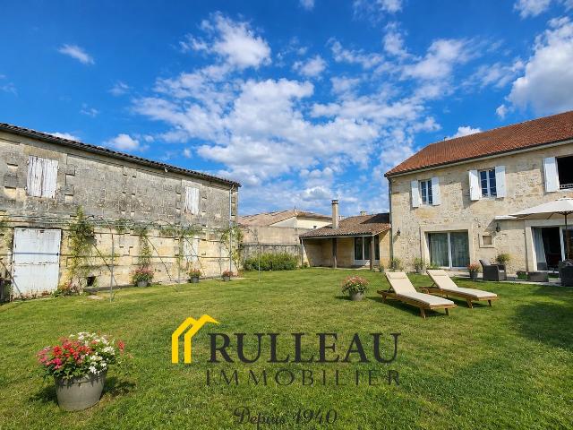 Maison 6 pièces 234 m²
