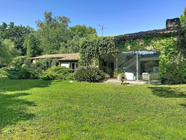 Maison 6 pièces 234 m²