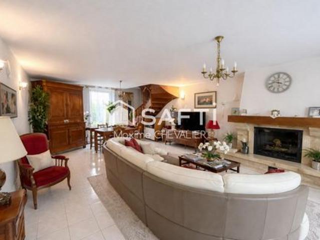 Maison 6 pièces 234m²
