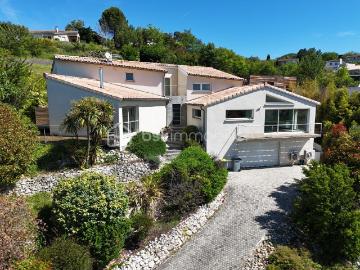 Maison 6 pièces 235 m²