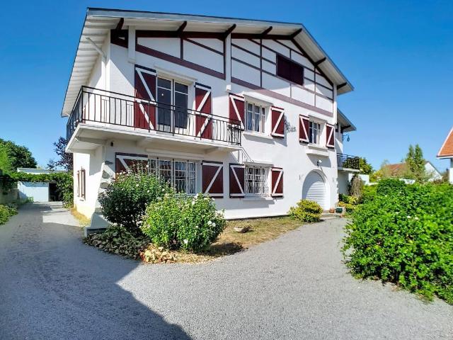 Maison 6 pièces 235 m²